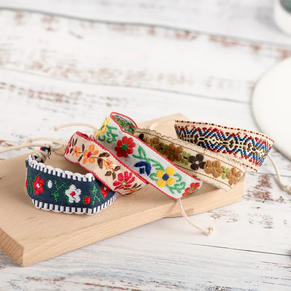 Bracelet Brésilien Boho Brodé Fait Main blanc
