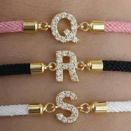 Bracelet coloré avec initiale en strass - lettre