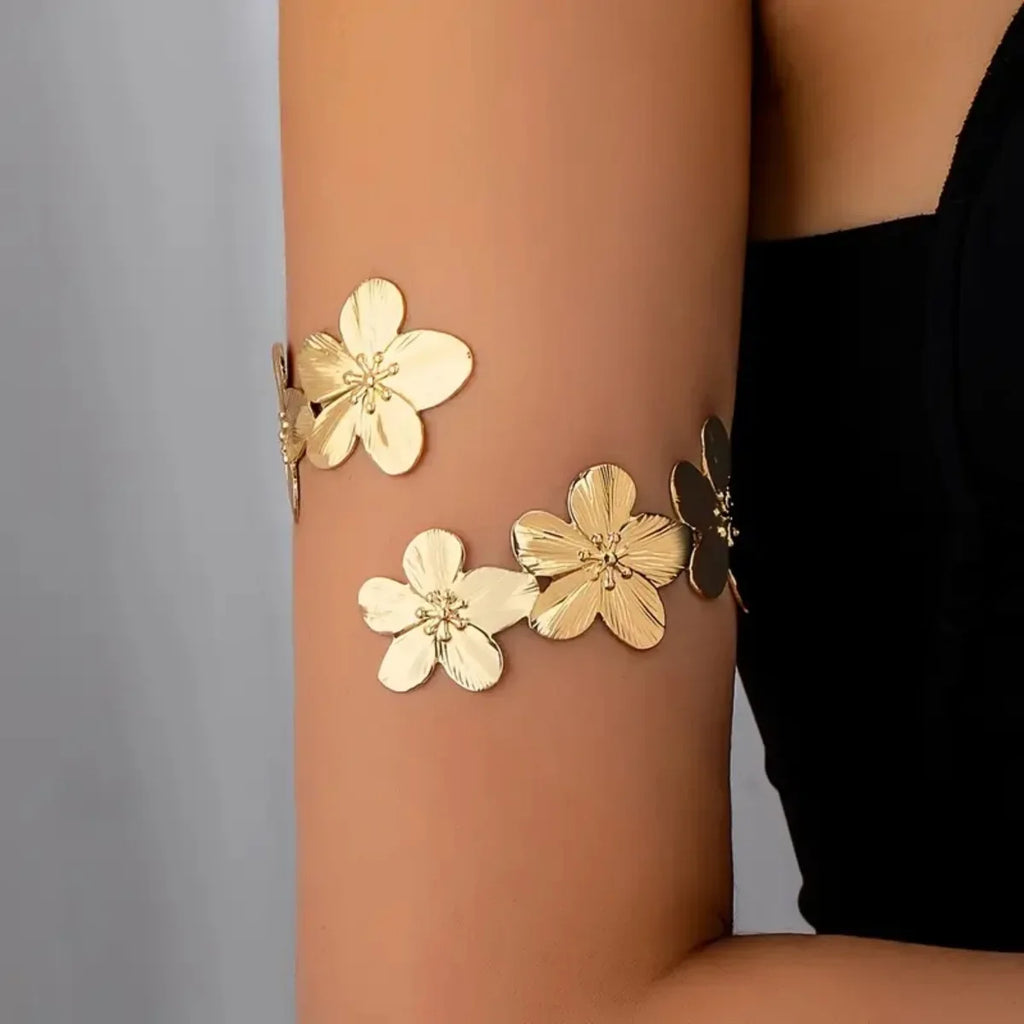 Bracelet de bras pour femme - chaîne de biceps pétales de fleur or