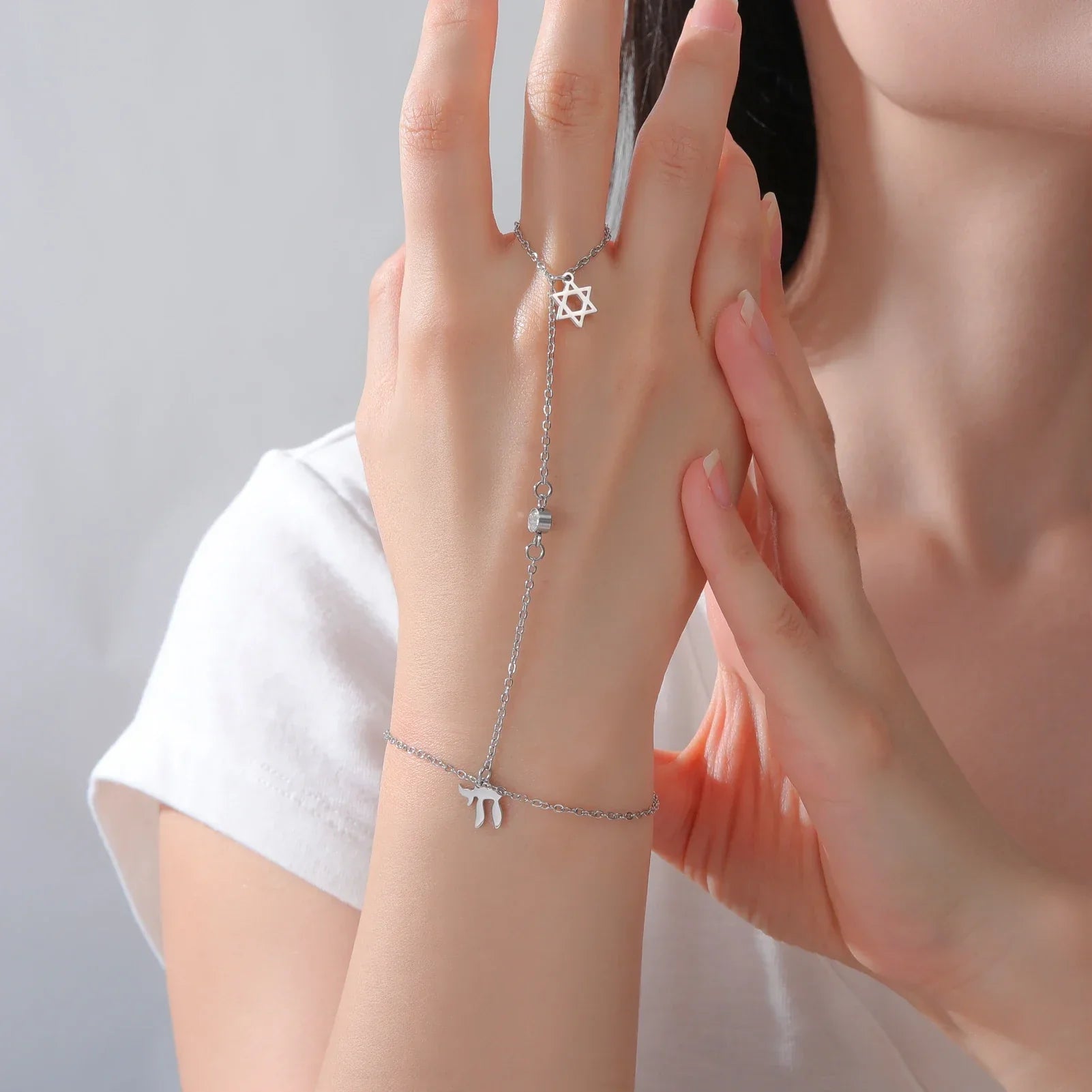Bracelet de main et doigt avec pendentifs de protection juifs Chai, étoile de David et main de Fatma Chai argent