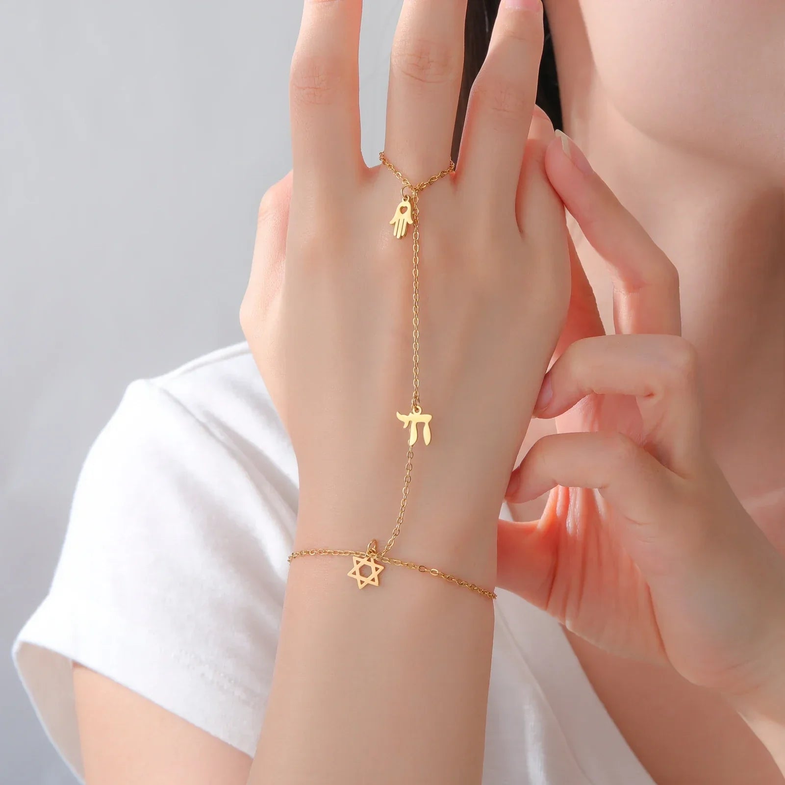 Bracelet de main et doigt avec pendentifs de protection juifs Chai, étoile de David et main de Fatma étoile or