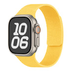 Bracelet de remplacement pour Apple Watch en silicone magnétique jaune