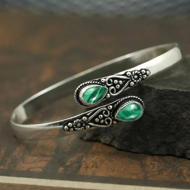 Elegant Ethnic Style Green Bracelet