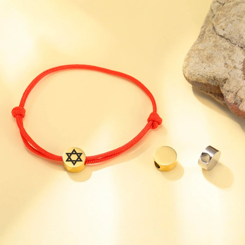 Bracelet en corde avec le symbole juif étoile de David rouge et or