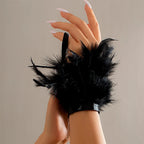 Bracelet en plume rose vaporeuse noir