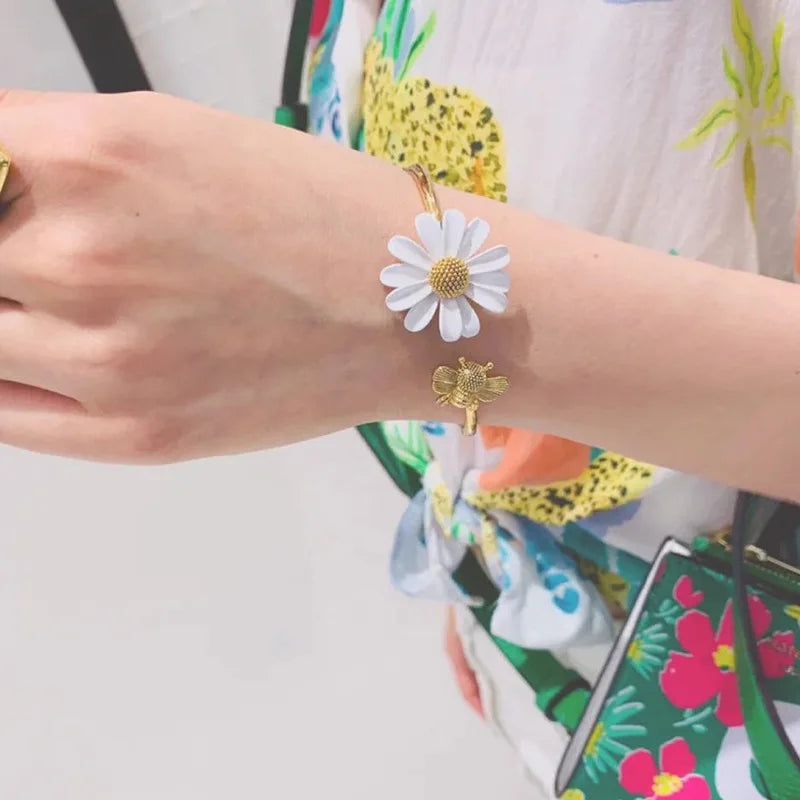 Daisy Flower ID Bracelet