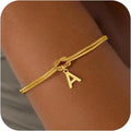 Bracelet initiale et noeud a