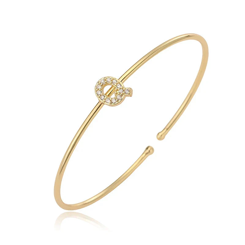 Bracelet initiale minimaliste q