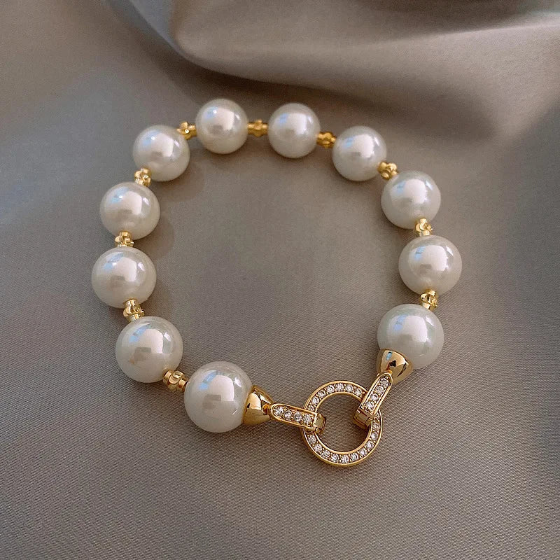 Retro Bracelet with Pearls and Zircon