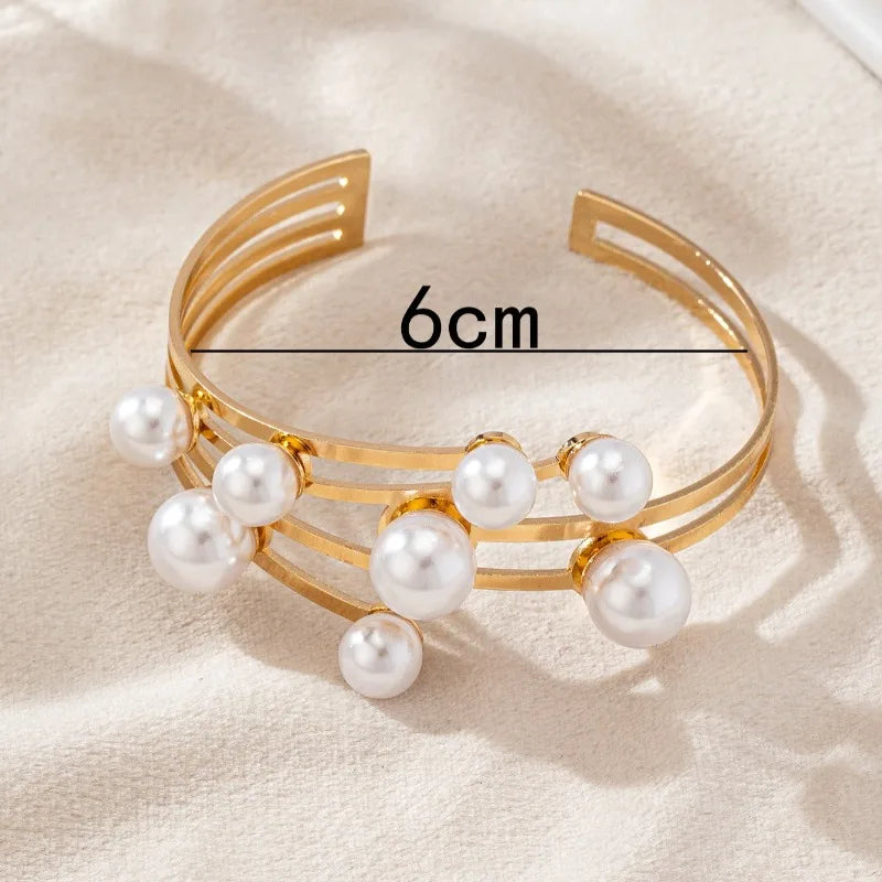 Stylish Bracelet with White Beads