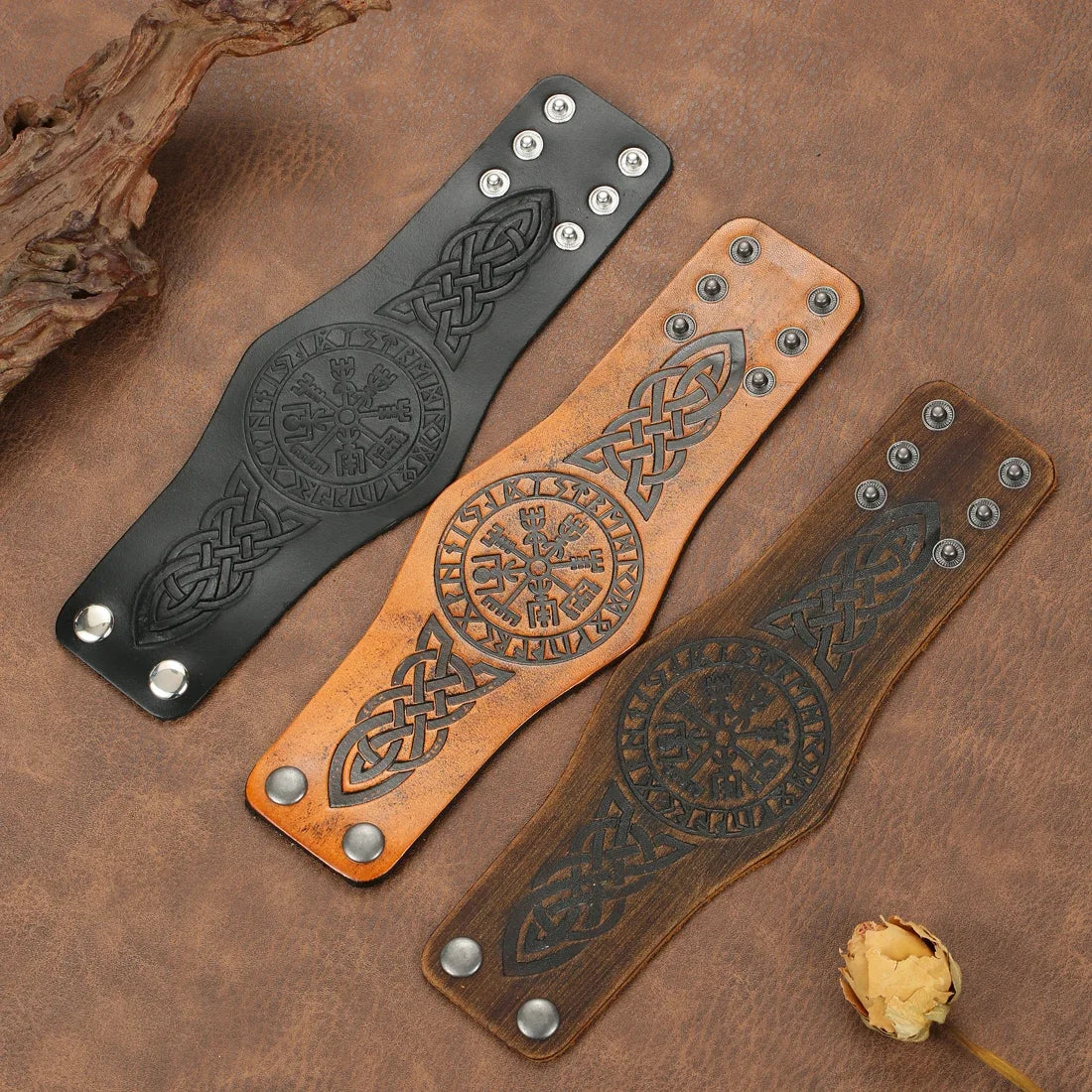 Viking Vegvisir Bracelet in black leather