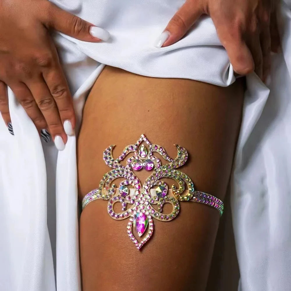Chaîne de cuisse colorée - bijou de jambe pour femme