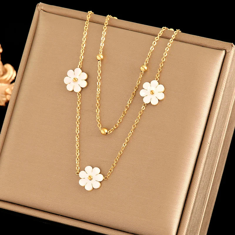 Set of 3 White Daisy Jewelry