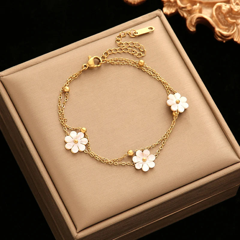Set of 3 White Daisy Jewelry