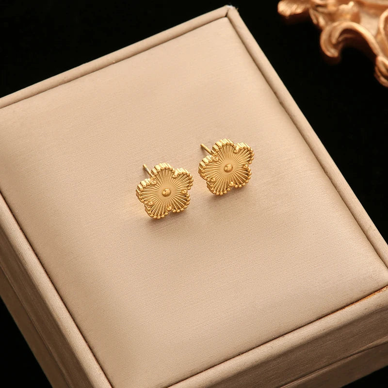 Set of 3 Gold Daisy Jewelry