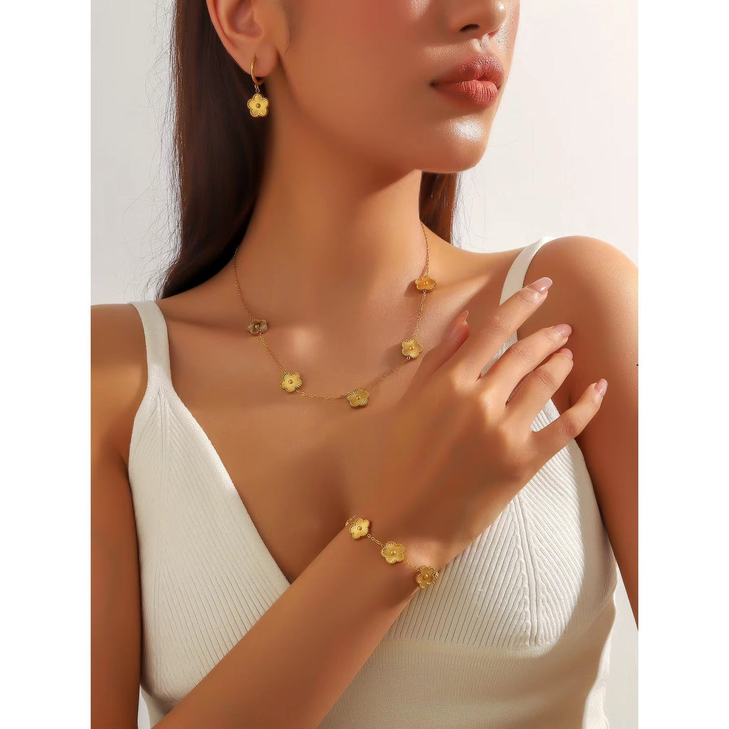 Set of 3 Gold Daisy Jewelry