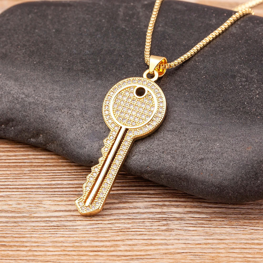 Collier ajustable avec pendentif clef