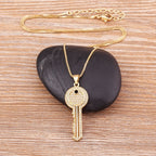 Collier ajustable avec pendentif clef