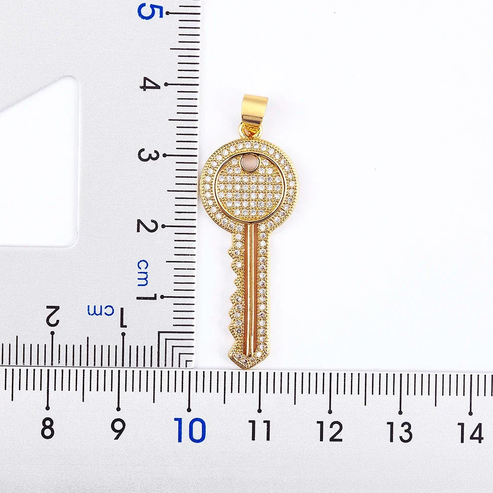 Collier ajustable avec pendentif clef