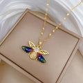 Collier avec pendentif abeille