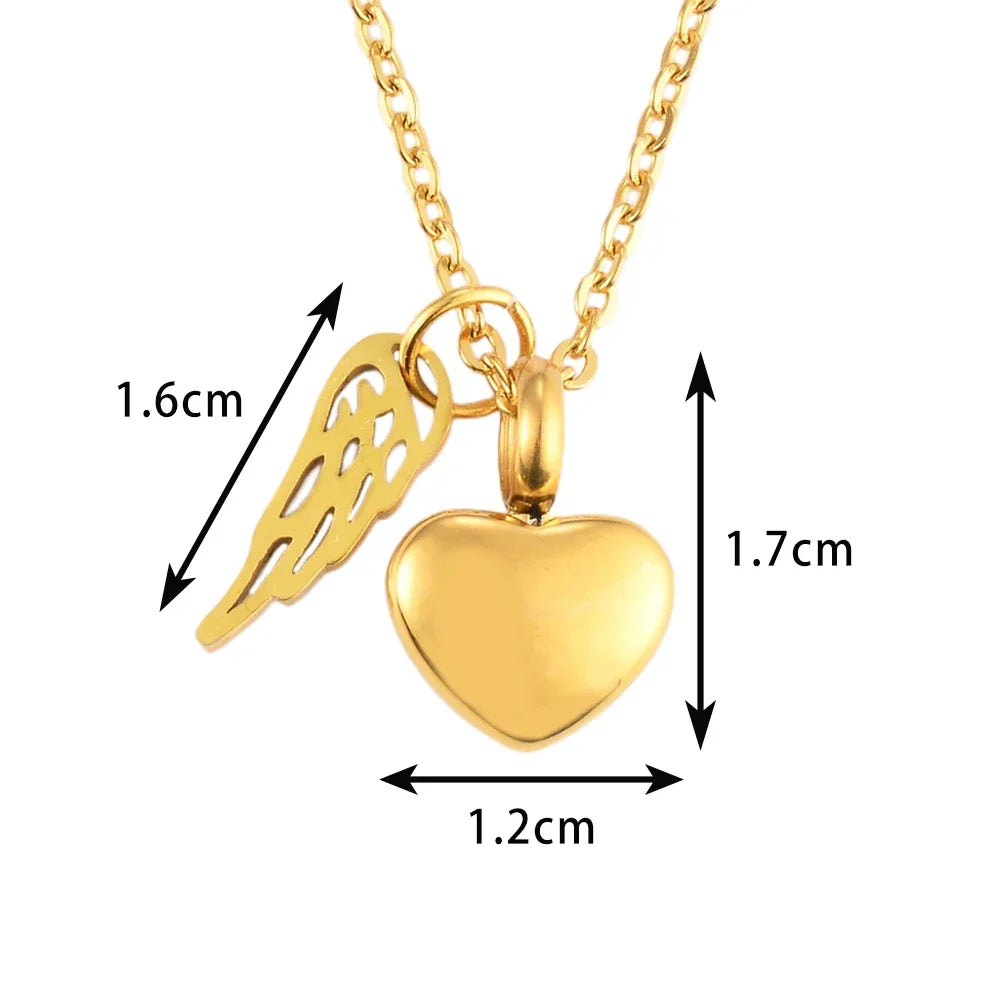Collier d'urne avec pendentif ailes d'ange et coeur