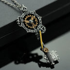 Collier avec pendentif clef engrenage
