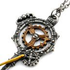 Collier avec pendentif clef engrenage