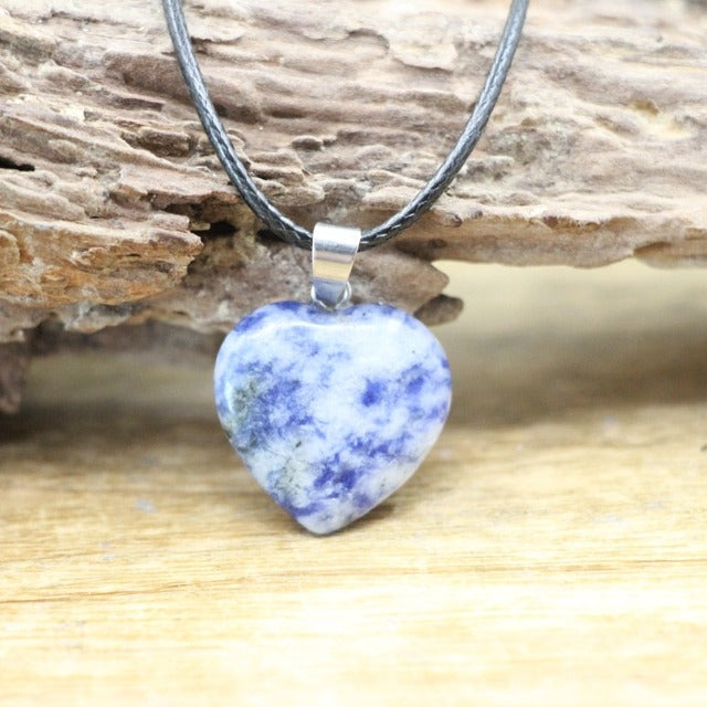 Necklace with Heart Pendant in Agate Stone