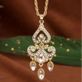 Collier avec pendentif coloré traditionnel arabe blanc