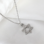 Collier avec pendentif de l'étoile de David symbolique juive argent