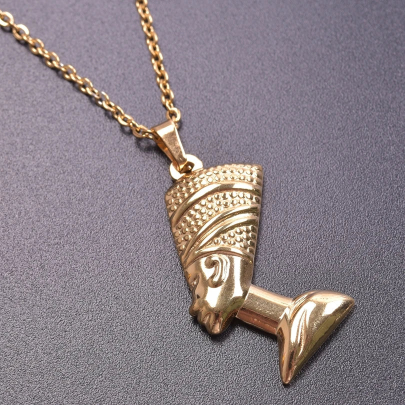 Necklace with Nefertiti Pendant gold