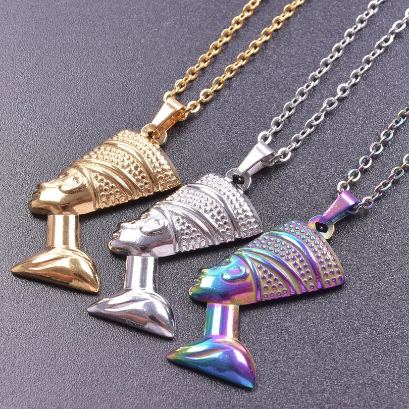 Necklace with Nefertiti Pendant gold