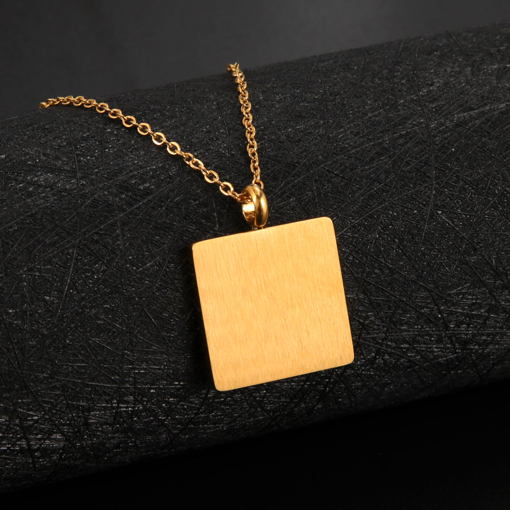 Collier avec pendentif de prières juives en lettres hébraïques Ana b'Koach