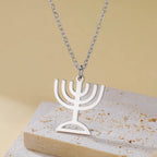 Collier avec pendentif du symbole de l'identité juive Menorah argent