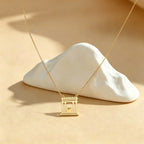 Collier avec pendentif du temple sacré de Jérusalem "Le Beit Hamikdash" juif or