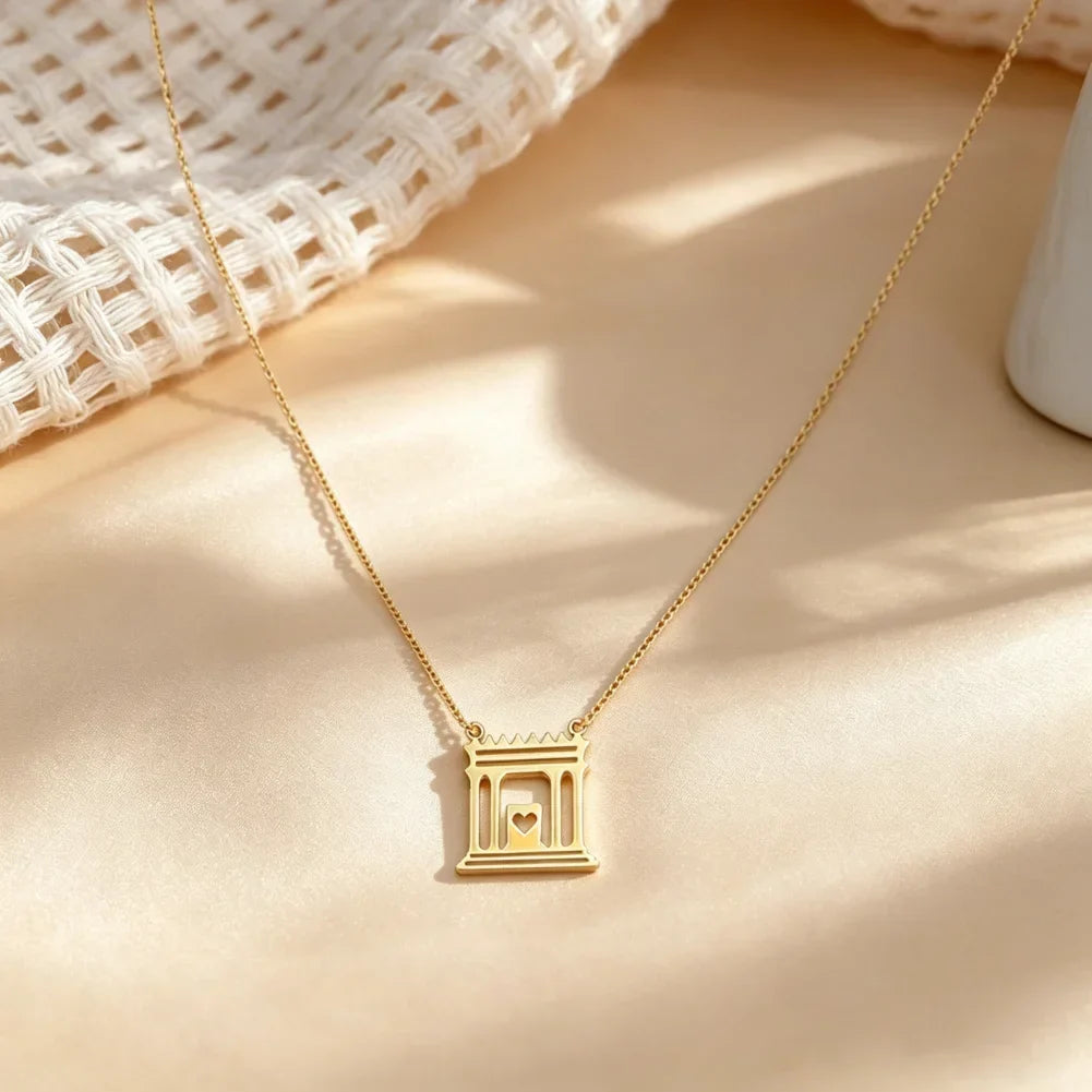 Collier avec pendentif du temple sacré de Jérusalem "Le Beit Hamikdash" juif or