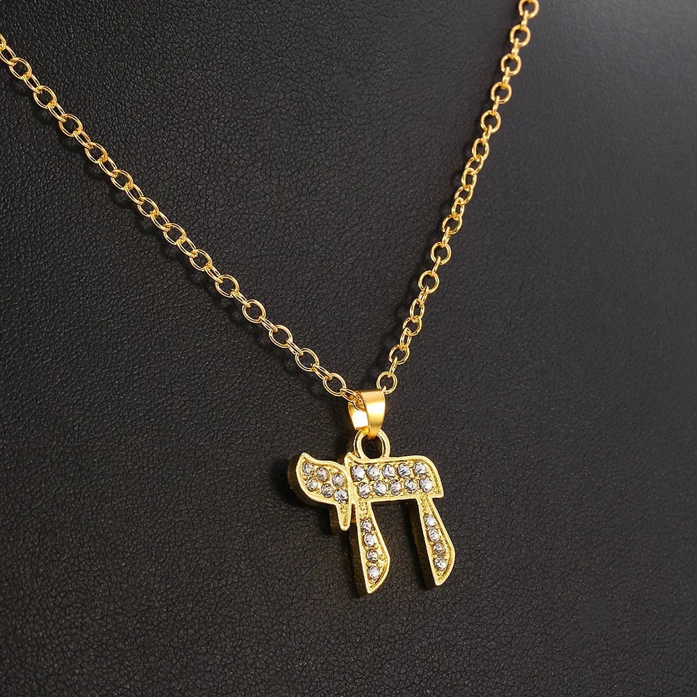 Collier avec pendentif en strass du symbole de vie juive Chai or