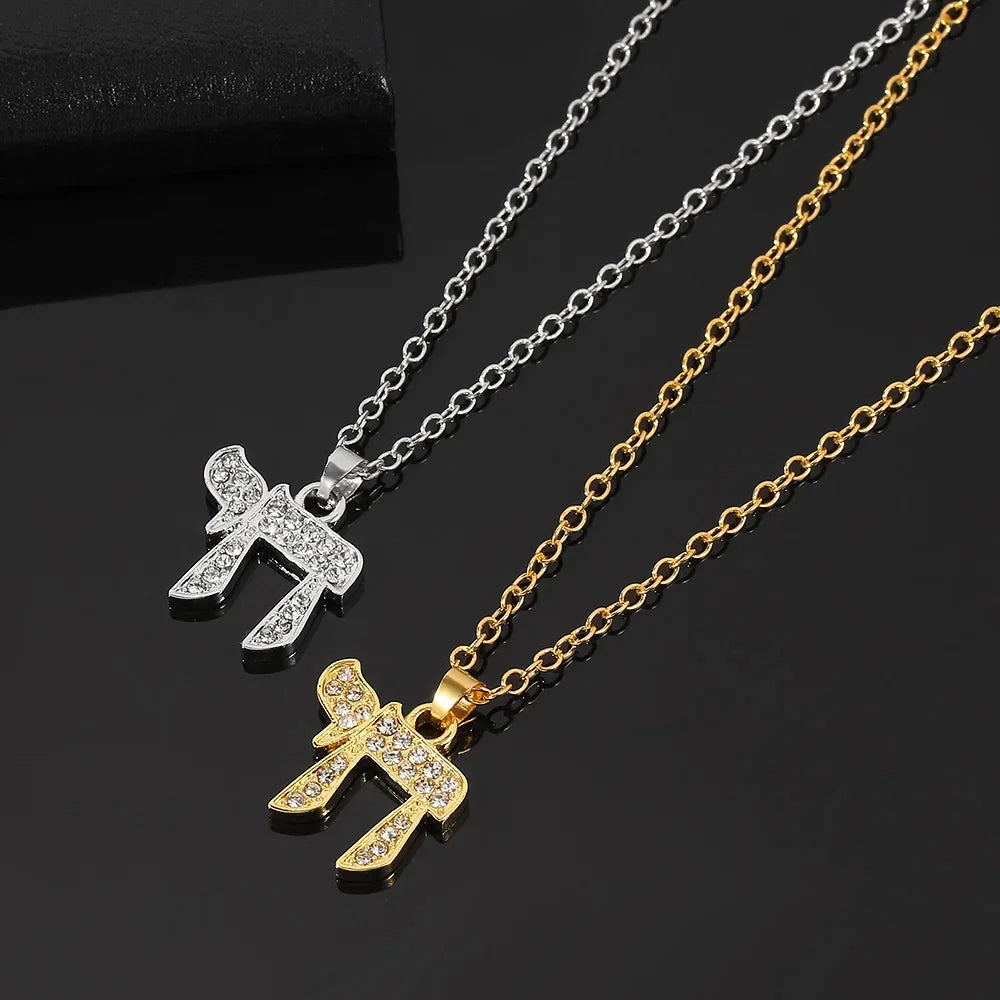 Collier avec pendentif en strass du symbole de vie juive Chai argent