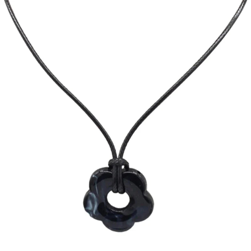 Necklace with Romantic Style Flower Pendant black