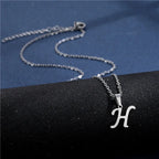 Collier personnalisé avec pendentif initiale h