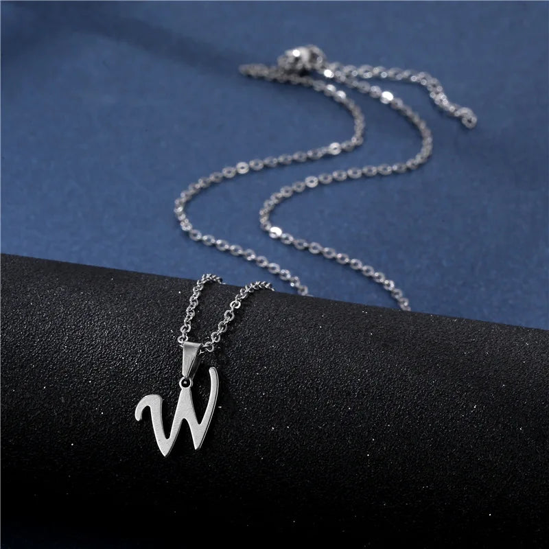 Collier personnalisé avec pendentif initiale w
