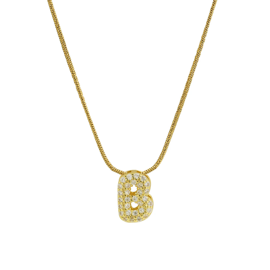 Collier avec pendentif initiale en strass b