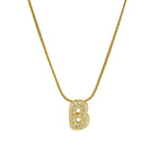 Collier avec pendentif initiale en strass b