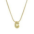 Collier avec pendentif initiale en strass c