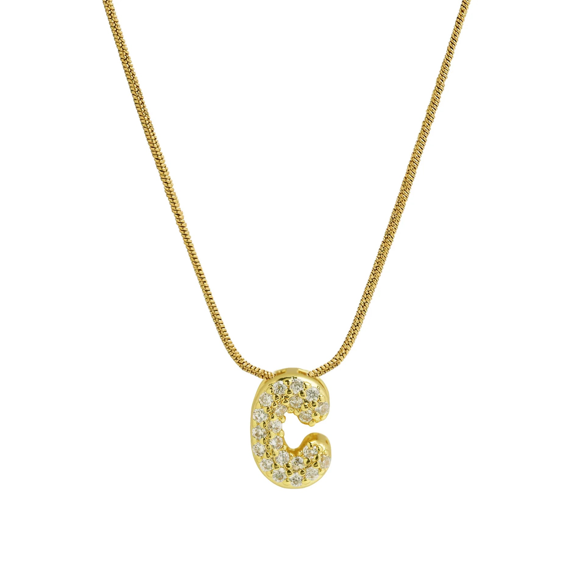 Collier avec pendentif initiale en strass c