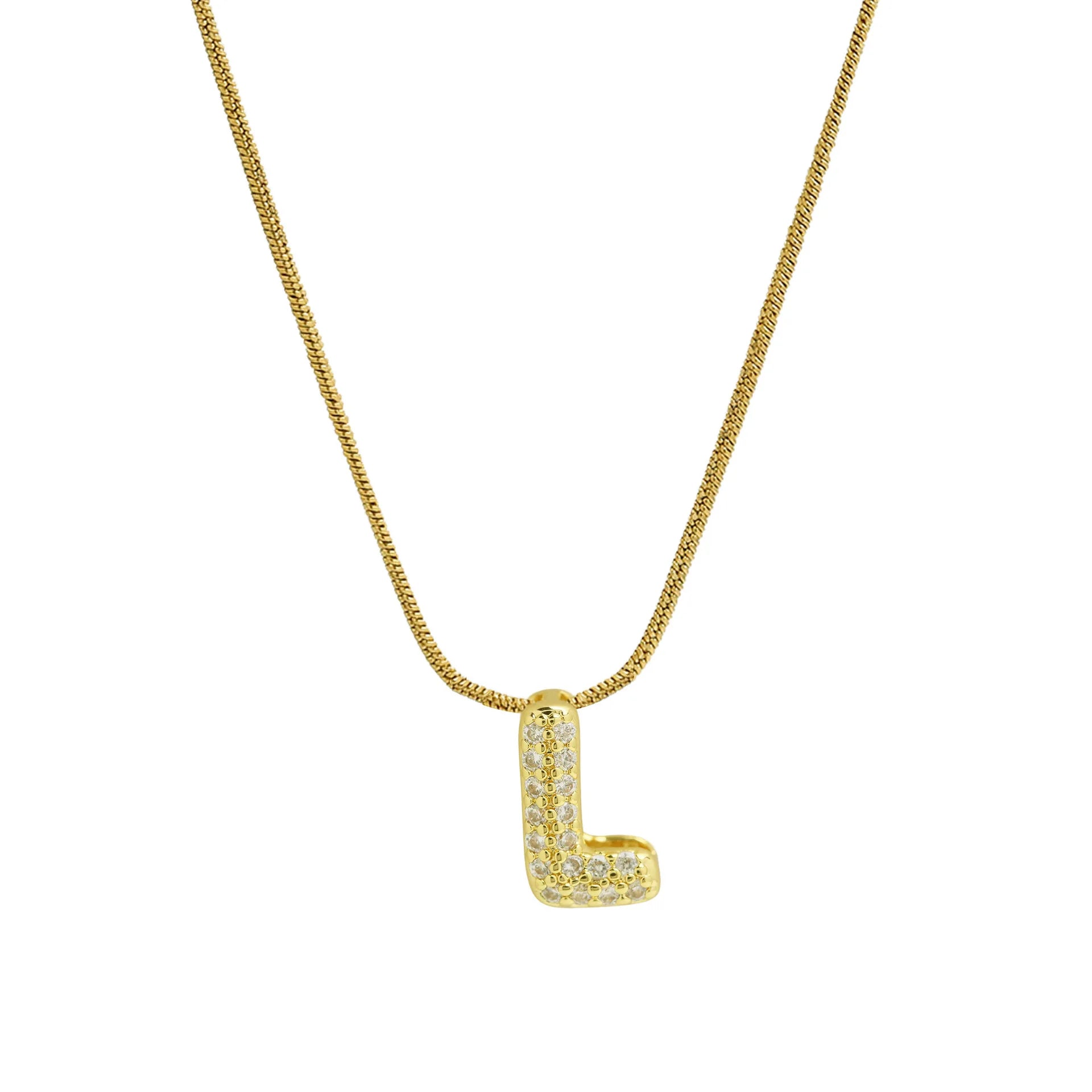 Collier avec pendentif initiale en strass l