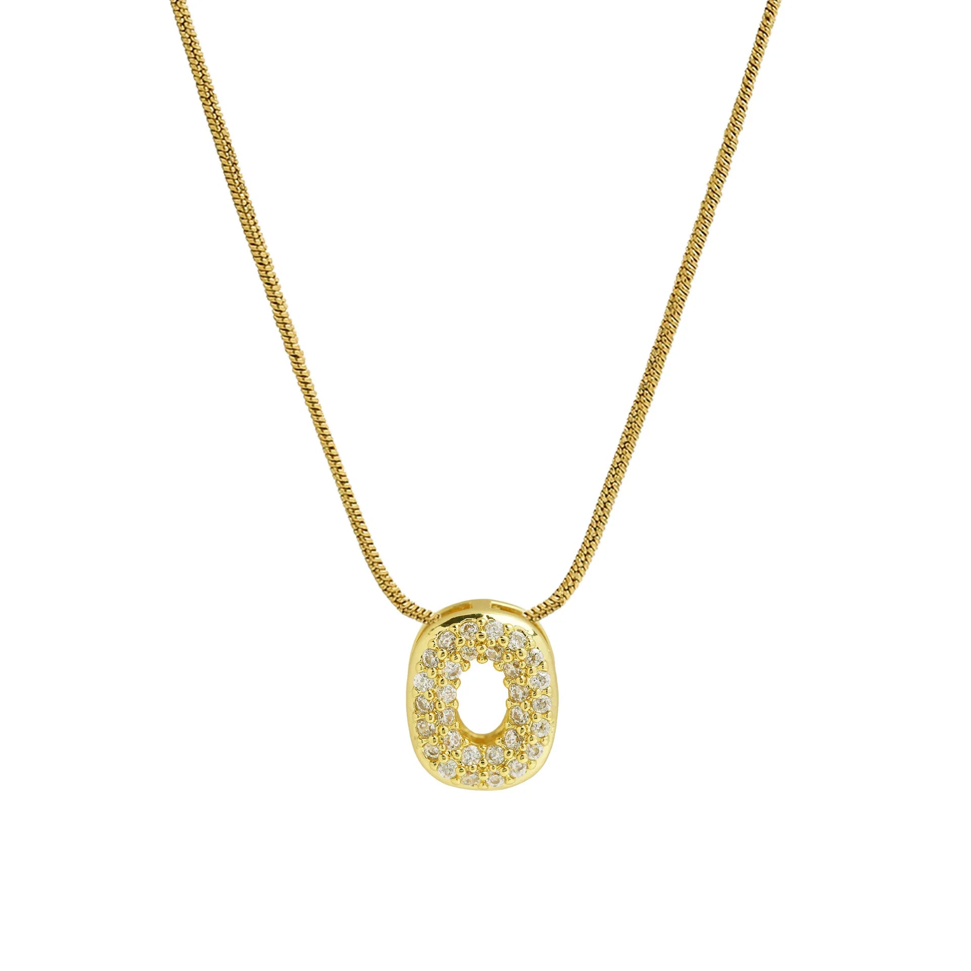 Collier avec pendentif initiale en strass o