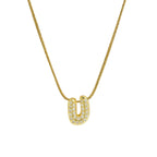 Collier avec pendentif initiale en strass u