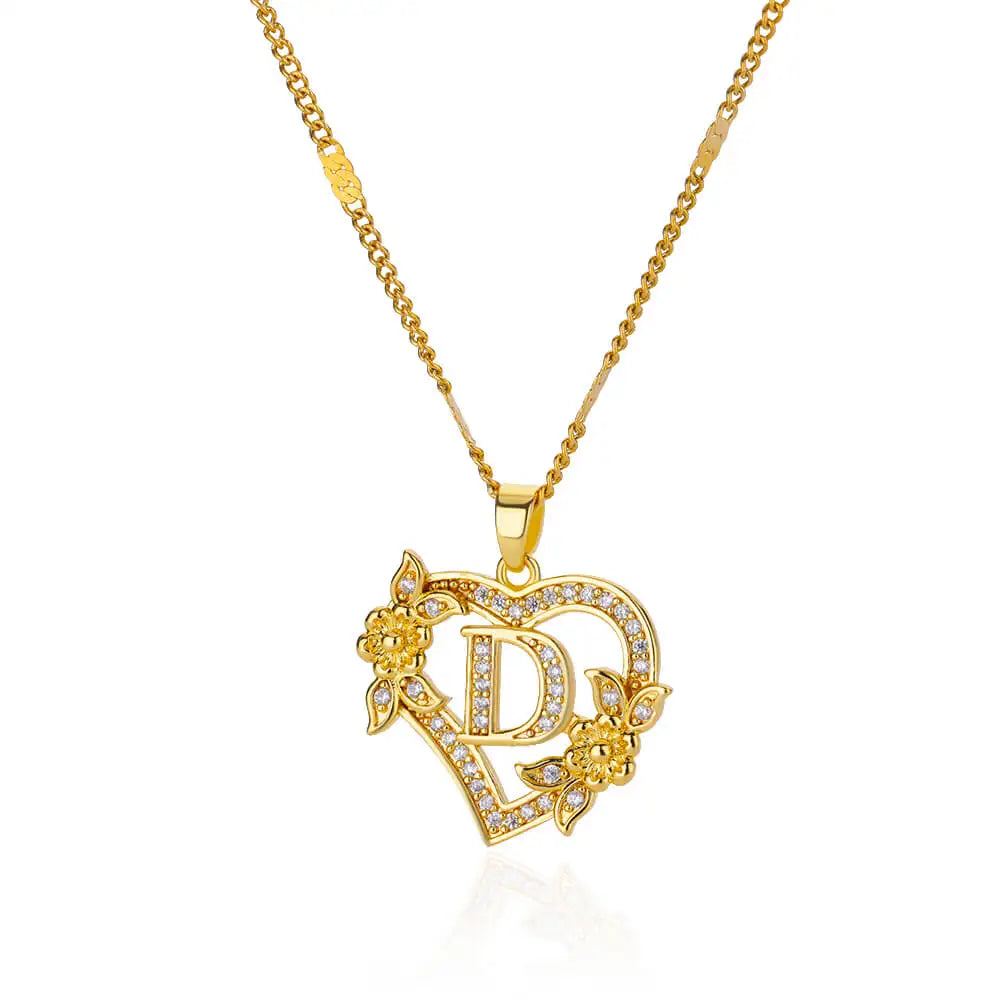 Collier avec pendentif initiale et coeur d