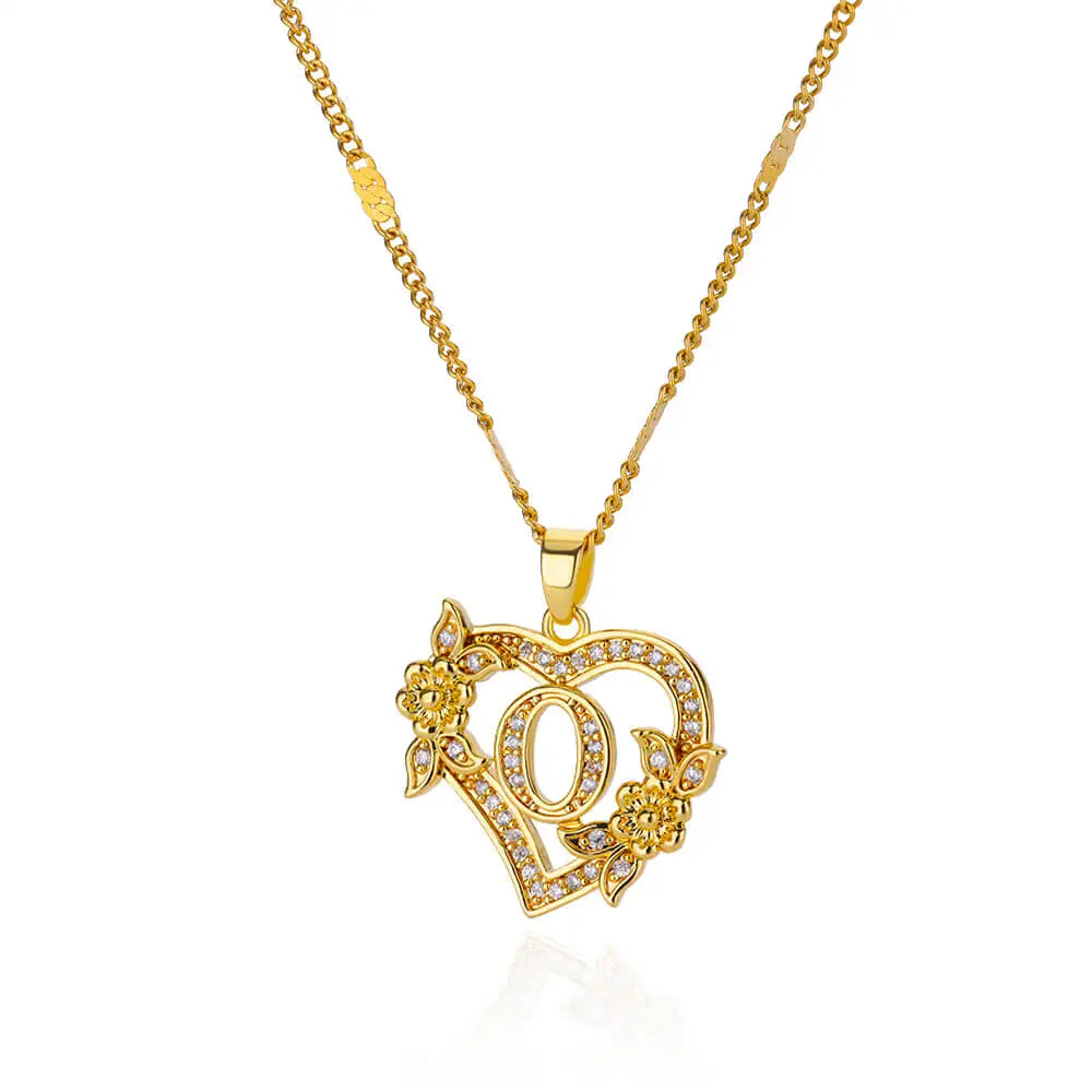Collier avec pendentif initiale et coeur o